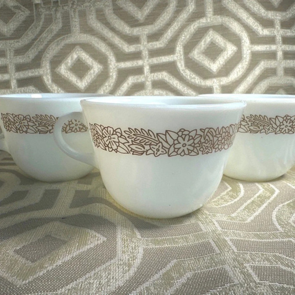 Vintage Pyrex Coffee Cups Opaque White Glass Woodland Pattern Set‎ of 3